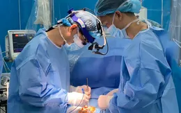 Bác sĩ "bắt" trái tim ngừng đập để hồi sinh cho bệnh nhi