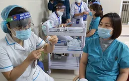 Bệnh viện đầu tiên của Hà Nội chính thức tiêm vaccine phòng COVID-19