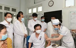 Bộ trưởng Bộ Y tế: Nguy cơ dịch xâm nhập vào Nghệ An rất cao