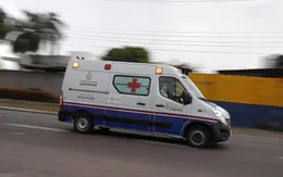 Lái xe cứu thương Brazil chịu áp lực nặng nề trong dịch COVID-19