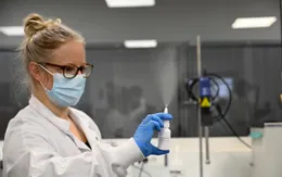 Vaccine COVID-19 dạng xịt có thể ngăn ngừa virus hiệu quả hơn
