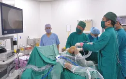 Nội soi khớp gối điều trị cho nam thanh niên bị đứt dây chằng phức tạp do tai nạn
