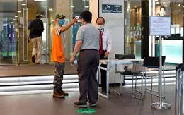 Singapore xử phạt hơn 9.600 trường hợp vi phạm quy định phòng chống dịch