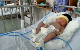 Bé trai sơ sinh bị bỏ rơi tại bệnh viện cần giúp đỡ