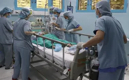 Cha hiến thận cứu con trai 9 tuổi bị suy thận mạn