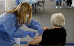 Canada: Cứ 10% người “di chuyển” sẽ làm tăng 25% số ca mắc COVID-19