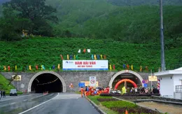 Chính thức tăng mức phí đường bộ qua hầm Hải Vân
