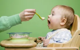 Bổ sung Vitamin A, D, K, E đúng cách cho trẻ