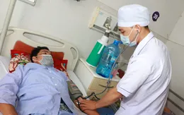 Cứu bệnh nhân ngưng tim ngoại viện do điện giật