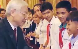 Lòng tốt giản dị của những đội viên thiếu niên nhi đồng