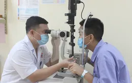 Vết thương xuyên nhãn cầu do nổ bật lửa gas