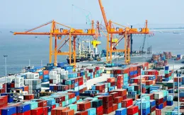 Tăng giá bốc dỡ container cảng biển giữa "bão" COVID-19 có khả thi?