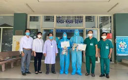2 bệnh nhân COVID-19 ra viện tại Trung tâm Y tế Hòa Vang