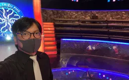 MC Đinh Tiến Dũng hụt hẫng khi trường quay Ai là triệu phú không một bóng người