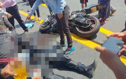 Mô tô phân khối lớn đâm trực diện đầu xe khách, 2 người văng lên không trung
