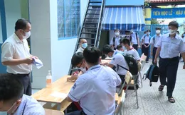 Thầy trò TP Hồ Chí Minh tăng tốc để kết thúc năm học sớm, học sinh lớp 5 hoàn thành bài thi cuối kỳ