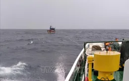 Cứu nạn tàu cá ngư dân trôi dạt trên biển