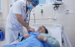 Người phụ nữ hôn mê do say nắng khi đi chợ