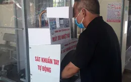Trung tâm Y tế huyện Ea Kar (Đắk Lắk) chế tạo thành công máy đo thân nhiệt và sát khuẩn tự động