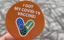 Các quốc gia trên thế giới làm gì để khuyến khích người dân tiêm vaccine COVID-19?