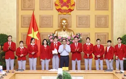 Thủ tướng động viên, trao phần thưởng cho các vận động viên tiêu biểu