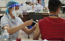 TP Hồ Chí Minh tiêm vaccine COVID-19 cho toàn bộ người dân từ 18 tuổi