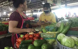 TP Hồ Chí Minh thí điểm cho tiểu thương chợ truyền thống bán rau, củ trở lại