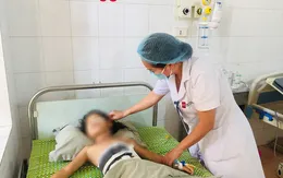 Cứu sống bé gái 9 tuổi bị cây đâm thấu ngực, bụng