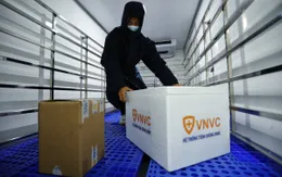 Thêm 1,2 triệu liều vaccine COVID-19 của AstraZeneca về đến Việt Nam