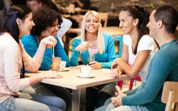 Những lợi ích to lớn không ngờ của việc “tám chuyện”