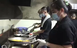 Kinh doanh đồ ăn đêm: Nghề "hái ra tiền" trong mùa Euro