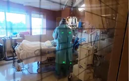 Hơn 850 ca COVID-19 nặng đang thở máy, ECMO; Đà Nẵng "bác" tin đồn sẽ phong tỏa cứng trong ngày 25 Tết