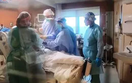 Sáng 6/11, còn 420 bệnh nhân COVID-19 nặng phải thở máy, ECMO; gia tăng xã, phường ở cấp độ 4 về dịch