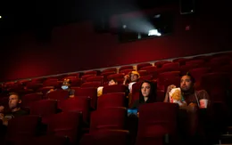 Lời cầu cứu của các rạp phim giữa mùa dịch: "Hãy chiếu phim tại rạp trước"