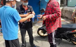 Chém đứt gân tay người trực chốt kiểm dịch COVID-19 khi bị kiểm tra giấy tờ