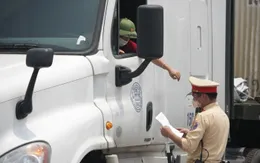 Hà Nội yêu cầu lái xe "luồng xanh" phải có giấy xét nghiệm COVID-19 âm tính