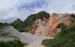 Tiêu hủy vật liệu nổ, nhiều nhà dân bị thiệt hại