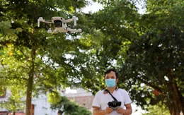 Hà Nội giám sát khu phong tỏa bằng flycam