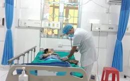 Cấp cứu bệnh nhi 12 tuổi bị tường đổ vào người