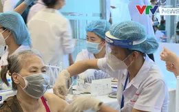 Hỗ trợ Hà Nội tiêm vaccine ngừa COVID-19 cho người cao tuổi, người có bệnh nền