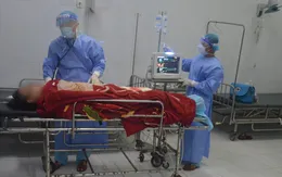 Bệnh xá đảo Song Tử Tây cấp cứu ngư dân bị giảm áp do lặn sâu