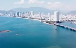 Trong lành biển Nha Trang mùa thu - quà tặng thiên nhiên sau những ngày giãn cách