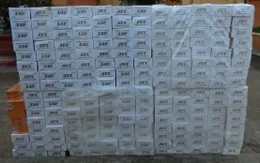 Đồng Tháp: Bỏ chạy, vứt lại xe máy và 2.000 gói thuốc lá khi thấy tổ tuần tra