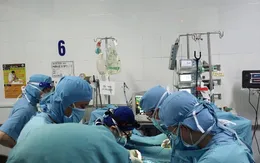 12 giờ phẫu thuật sửa tim và hỗ trợ ECMO cứu sống bệnh nhi mắc tim bẩm sinh