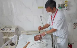 Mổ cấp cứu bệnh nhân bị chấn thương sọ não nặng có máu tụ dưới màng cứng