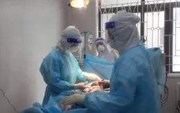Hòa Bình: Bé sơ sinh đầu tiên ra đời tại Khu điều trị bệnh nhân COVID-19 nặng