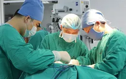Phẫu thuật khối u não kích thước lớn cho bệnh nhân cao tuổi