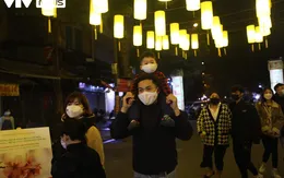 Hà Nội: Người dân khám phá chợ hoa Tết truyền thống gắn với các hoạt động tại phố bích họa Phùng Hưng