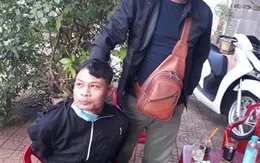 Bắt đối tượng cứa cổ vợ bạn để cướp dây chuyền