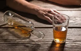 Cao Bằng: 1 người tử vong do uống rượu ngâm rễ cây